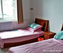 供给24小时专业护理；天然景不雅层种植银杏、海